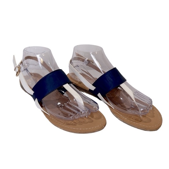 C Women’s Strappy Navy/White Thong/Buckle Sandal Size-6.5 NWOT - Picture 1 of 8